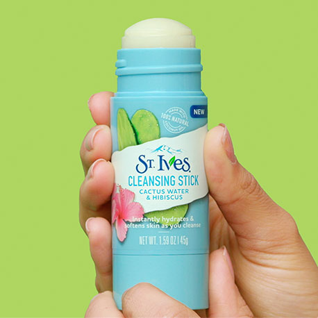 St.Ives-Cleansing-Stick-Cactus-Water-Hibiscus-45gm-1-59-2